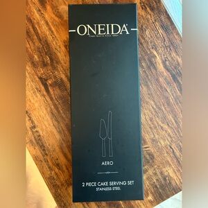 Oneida Stainless Steal Cake Serving Set